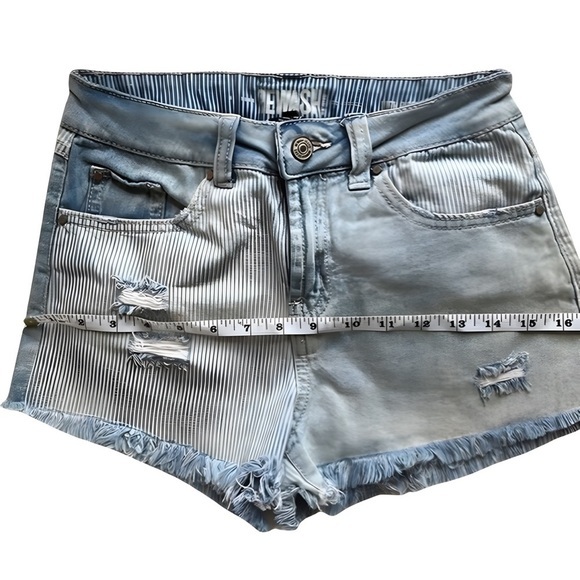 Stylish Women's Size 26 Rewash High Shorts in Los Angeles - Picture 4 of 5
